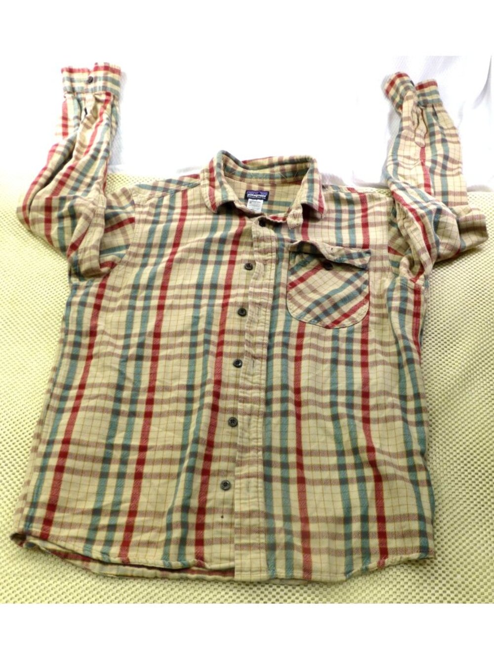 Patagonia Mens Organic Cotton‎ Plaid Button-Up Shirt Beige/Red/Blue Medium